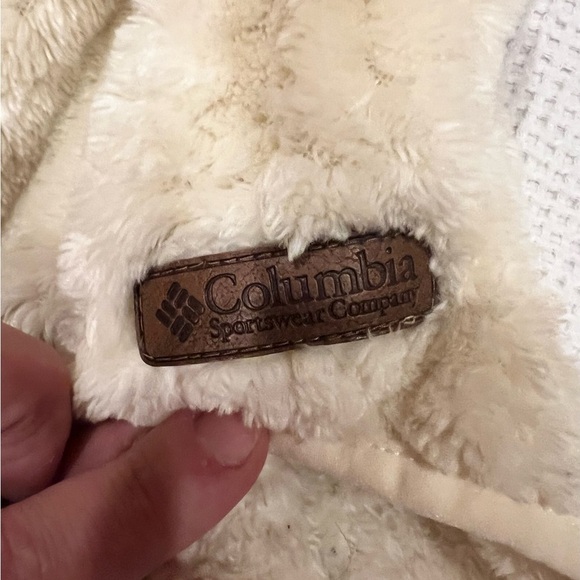 COLUMBIA off white sleeveless vest - Picture 2 of 5